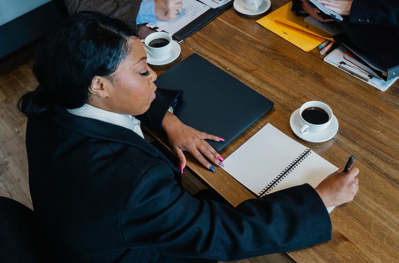 Fathom's iOS App Brings Bot-Free Meeting Capture to Your Phone