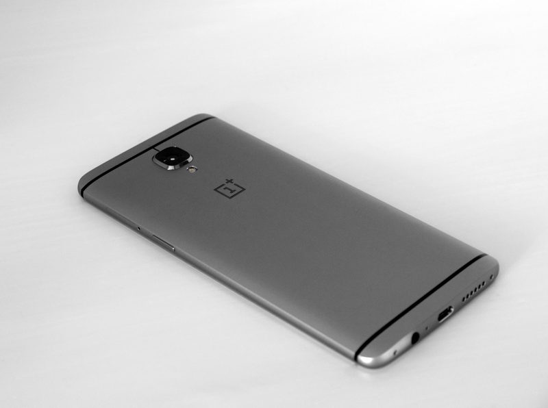 OnePlus Ace 7 Pro Launches With a 9,000mAh Battery and a Chip Stack Built for Gaming