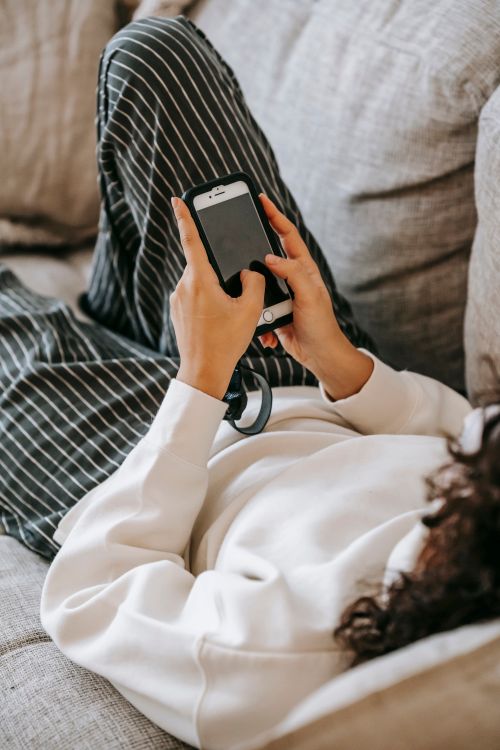 How to Wipe Your Phone Before Selling It, in the Right Order
